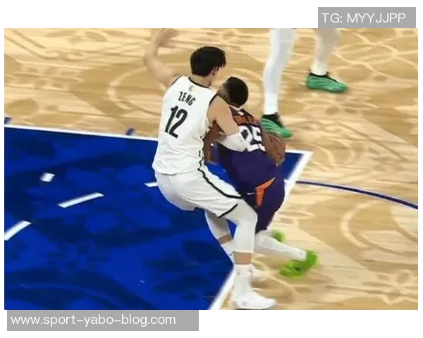 曾凡博防守贾里德巴特勒失误被罚犯规瞬间回顾